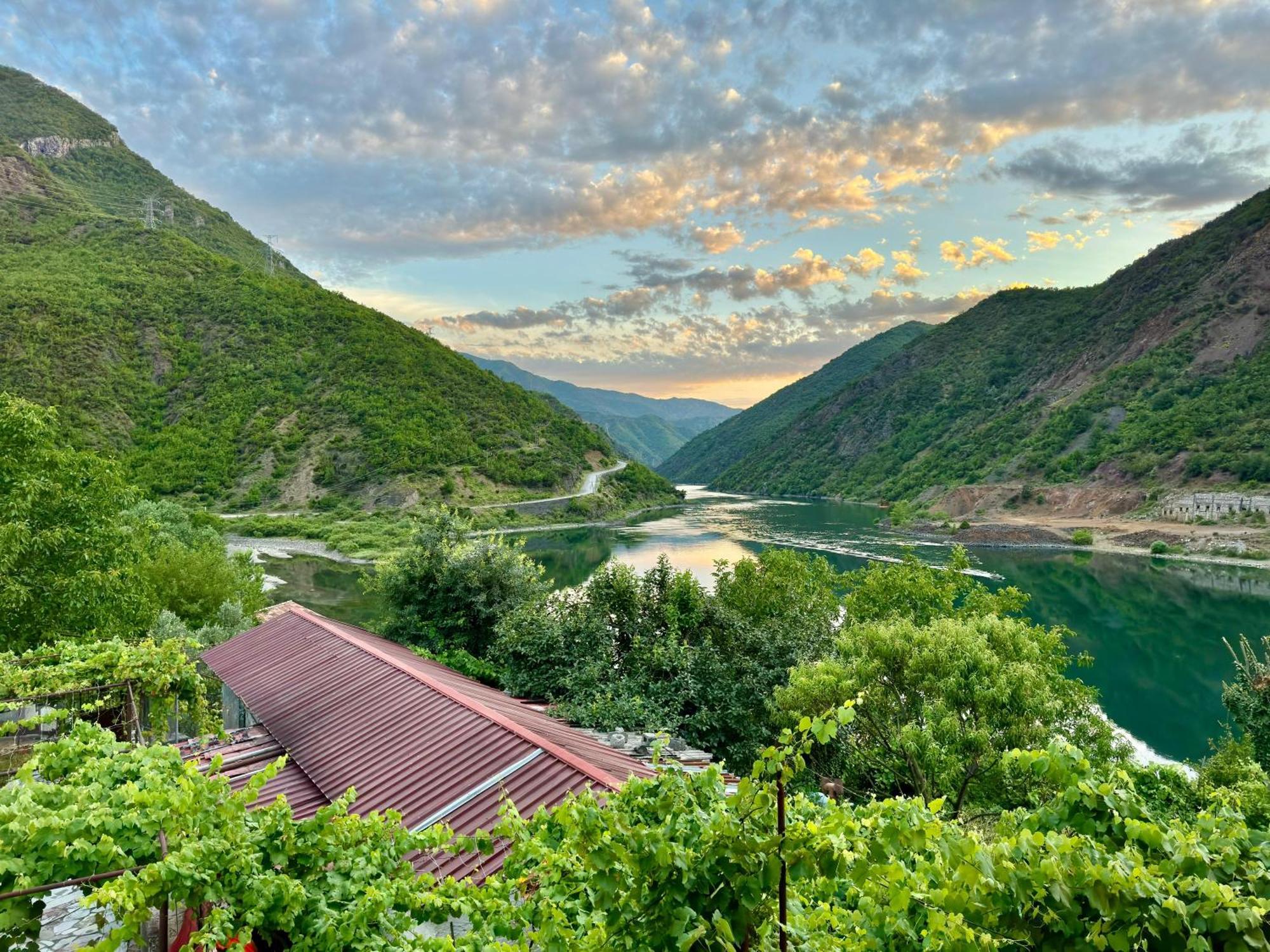Koman_Lakeview_Apartments Shkodër Eksteriør bilde